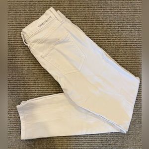 Current Elliot slim leg cropped jeans. Size 24
